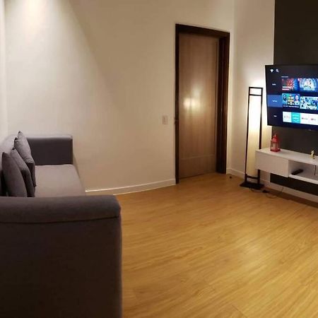 2 Bedroom Executive Suite Under New Management Manila Esterno foto