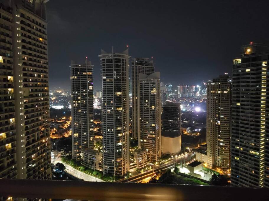 2 Bedroom Executive Suite Under New Management Manila Esterno foto