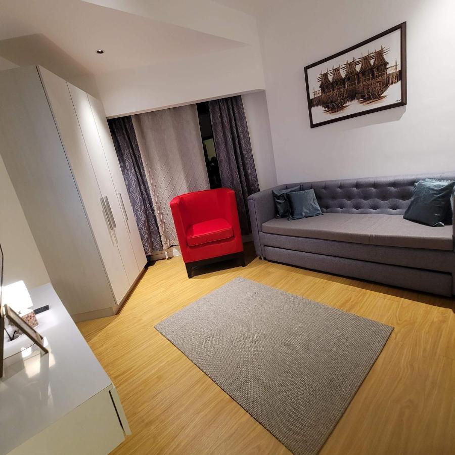 2 Bedroom Executive Suite Under New Management Manila Esterno foto